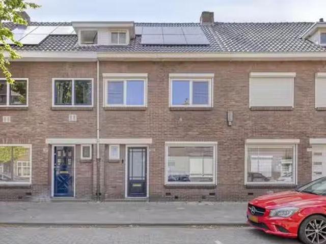 Landhuis te koop in Eindhoven, Bloemenplein