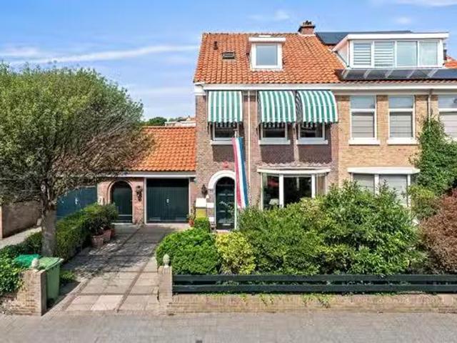 Woning te koop in Loosduinen, Zuid Holland