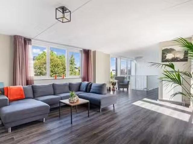 Woning te koop in Charlois, Rotterdam