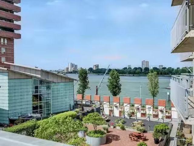 Woning te koop in Rotterdam, Pendrecht