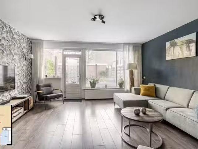 Woning te koop in Zoeterwoude, Zoeterwoude-rijndijk