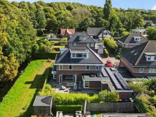 Woning te koop in Loosduinen, Zuid Holland
