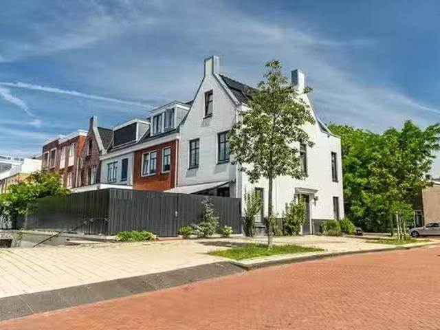 Woning te koop in De Camp, Leiden