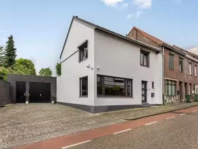 Woning te koop in Amby, Limburg