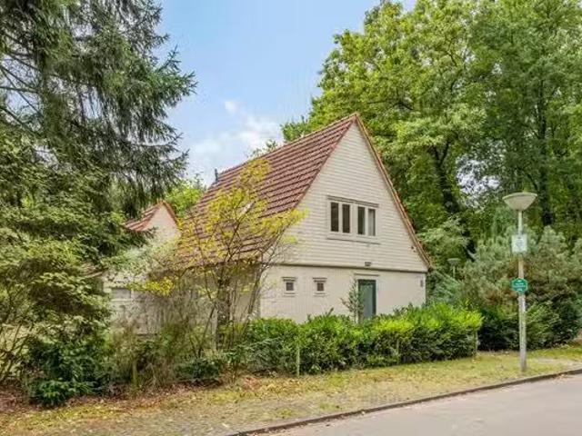 Woning te koop in Bloemenbuurt, Zuid Holland