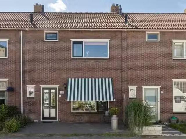 Landhuis te koop in Vlaardingen, Nieuw Sluis