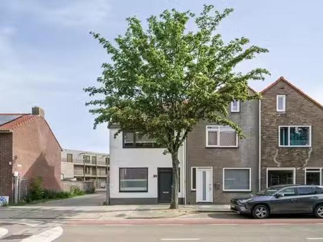Landhuis te koop in Eindhoven, Kerstroosplein