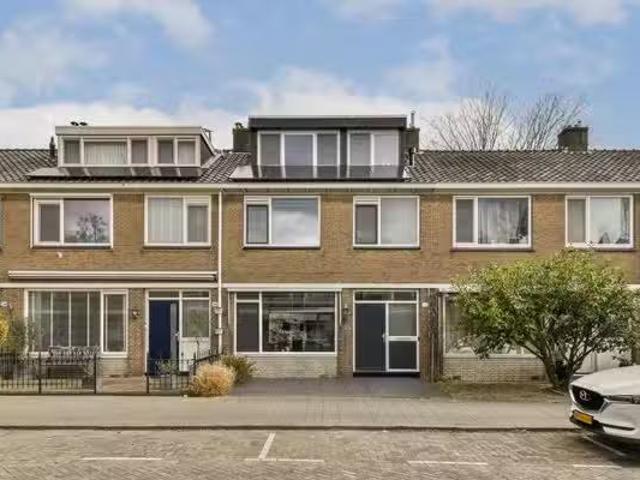 Woning te koop in Ommoord, Rotterdam