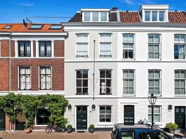 Woning te koop in Benoordenhout, Zuid Holland