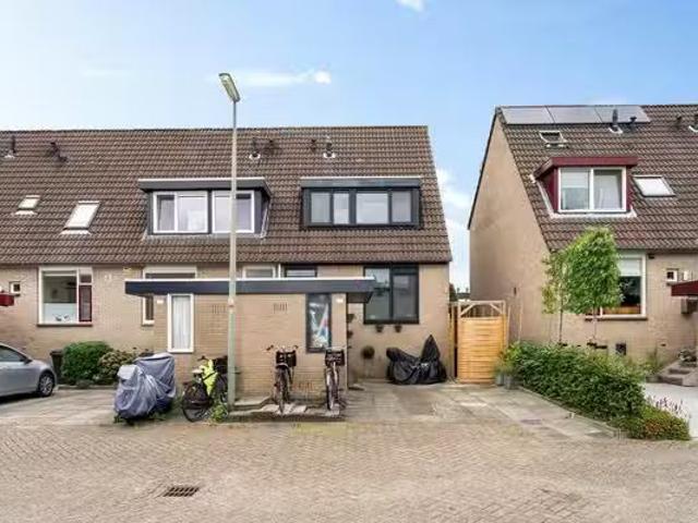 Woning te koop in Oostwijk, Vlaardingen