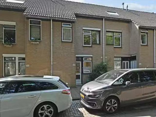 Woning te koop in Loosduinen, Zuid Holland