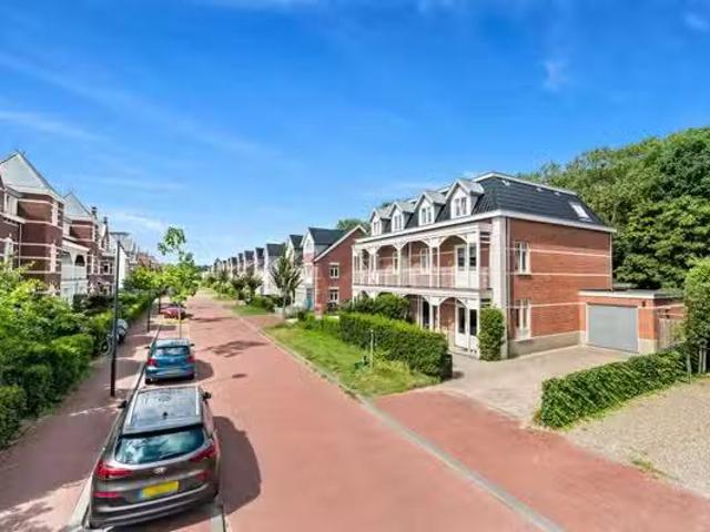 Woning te koop in Loosduinen, Zuid Holland