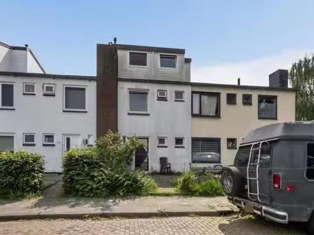 Landhuis te koop in Vlaardingen, Moerwijk