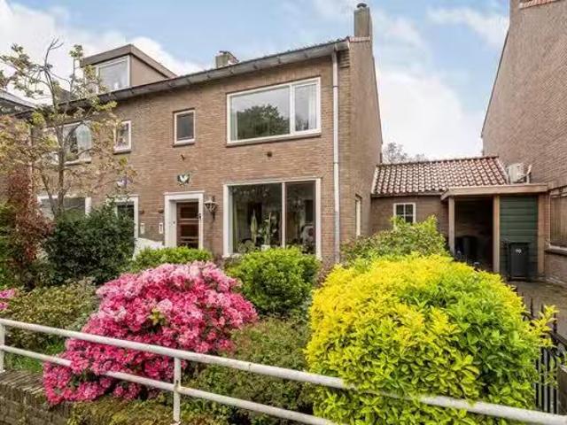Landhuis te koop in Vlaardingen, Indische buurt