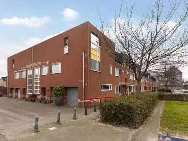Landhuis te koop in Vlaardingen, Indische buurt