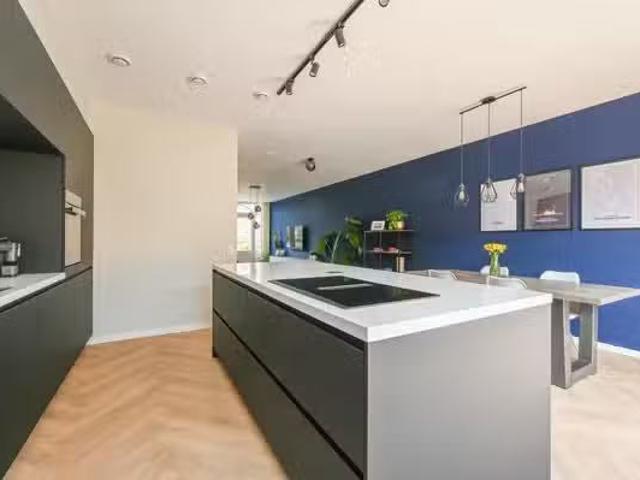Woning te koop in Loosduinen, Zuid Holland