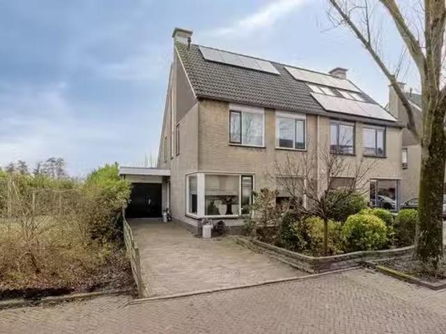 Woning te koop in Loosduinen, Zuid Holland