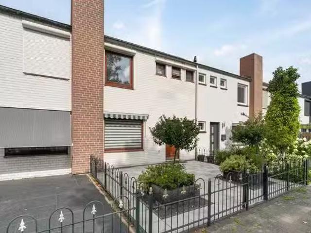 Woning te koop in Oostwijk, Vlaardingen