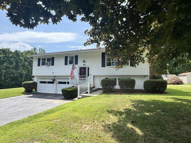 House for sale in Shelburne, Vermont