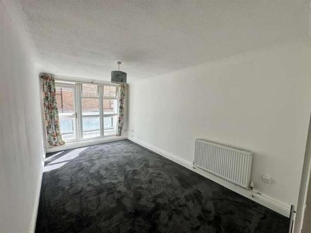 House for rent in London Borough of Sutton, Greater London