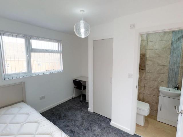 Room for rent in West Midlands