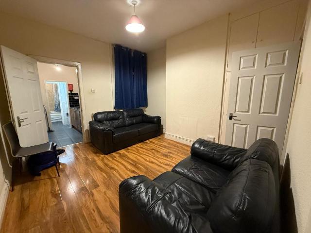 House for rent in Bilton Industrial Estate, Coventry