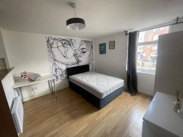 Studio for rent in St Matthew's, Old Wharf