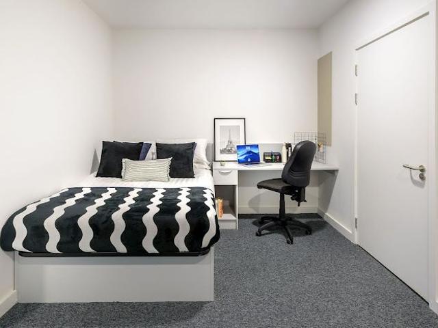 Room for rent in Spinney Hills, Old Wharf