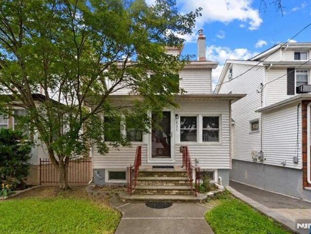 House for sale in Hudson, New Jersey