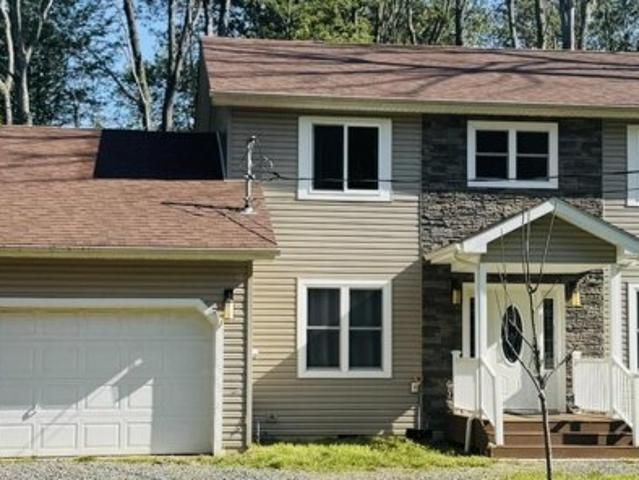 House for sale in Pocono Summit