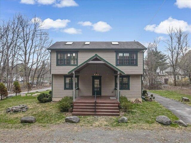 House for sale in Cresco