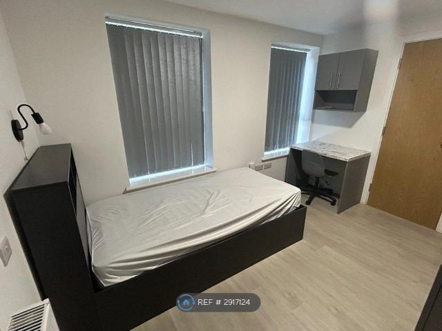 Studio for rent in Old Trafford, Trafford Park