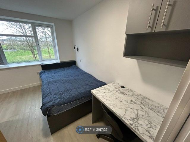 Studio for rent in Old Trafford, Trafford Park