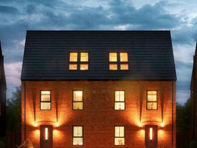 House for sale in Edenthorpe, South Yorkshire