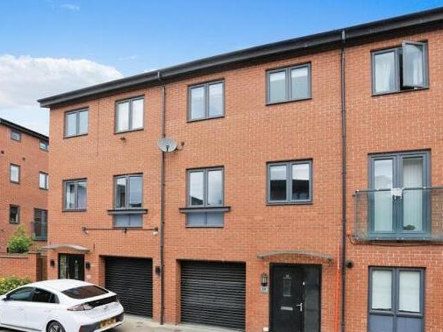 House for sale in Hunslet, West Yorkshire