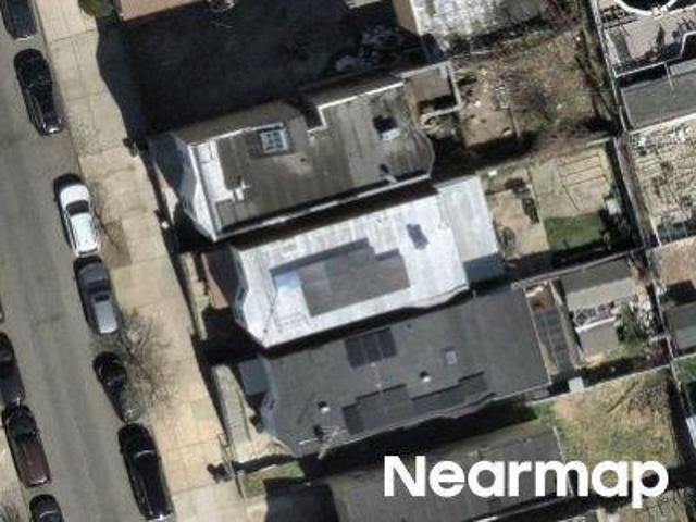 House for sale in The Bronx, Arverne