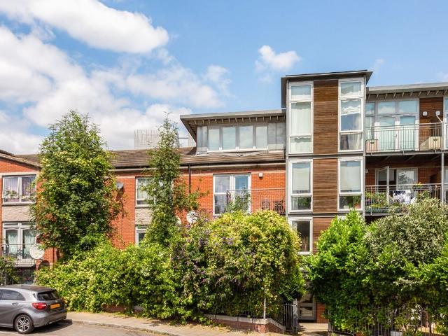 Apartment for rent in Notting Dale Village, Greater London