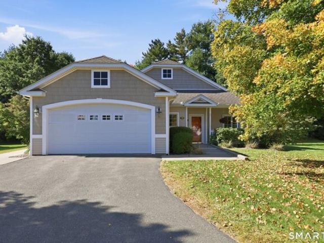 House for sale in Chatsworth Village, Granby
