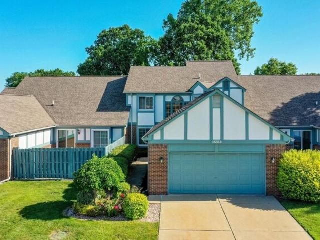 Condo for sale in Macomb