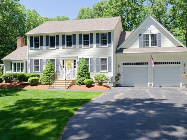 House for sale in North Uxbridge, Massachusetts