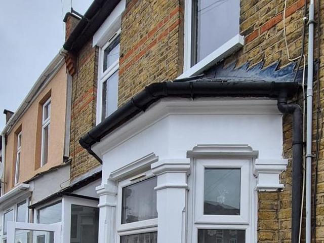 House for rent in Loxford, Greater London