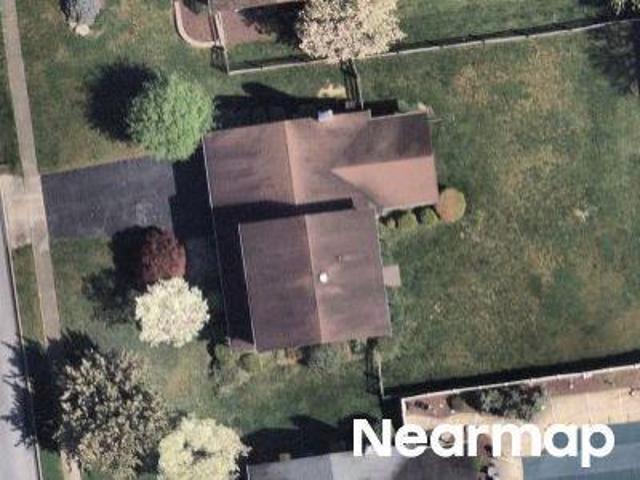 House for sale in Easton