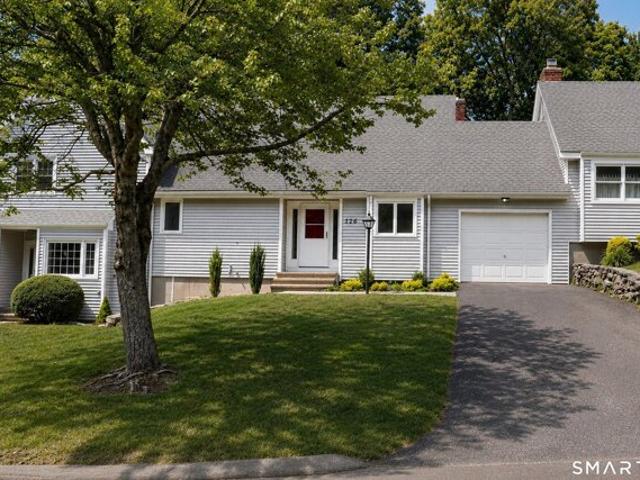 Condo for sale in Shelton, Connecticut