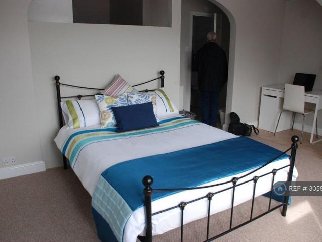 House for rent in London Borough of Hillingdon, Greater London