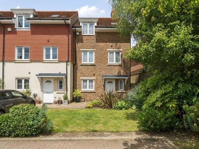House for sale in Fole, Surrey