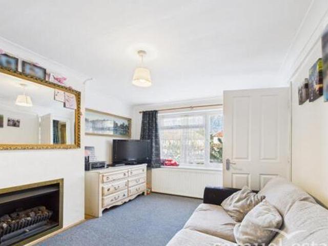 House for sale in Chessington
