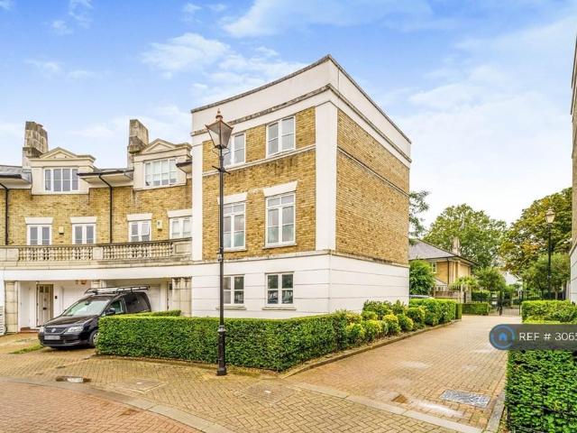 Apartment for rent in Chiswick Place, Greater London