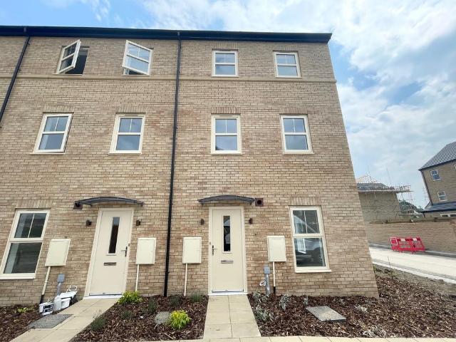 House for rent in Micklefields, Wakefield