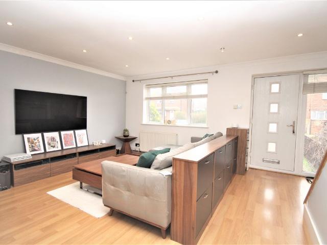 House for rent in Thorpe Lea, Runnymede