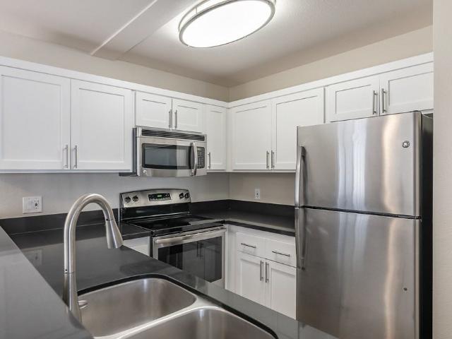 Apartment for rent in Huntington Beach, California